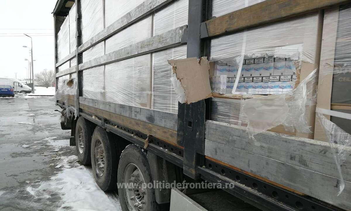 Румунська поліція заарештувала 2 фури з контрабандними цигарками з України, які вивозили поляки
