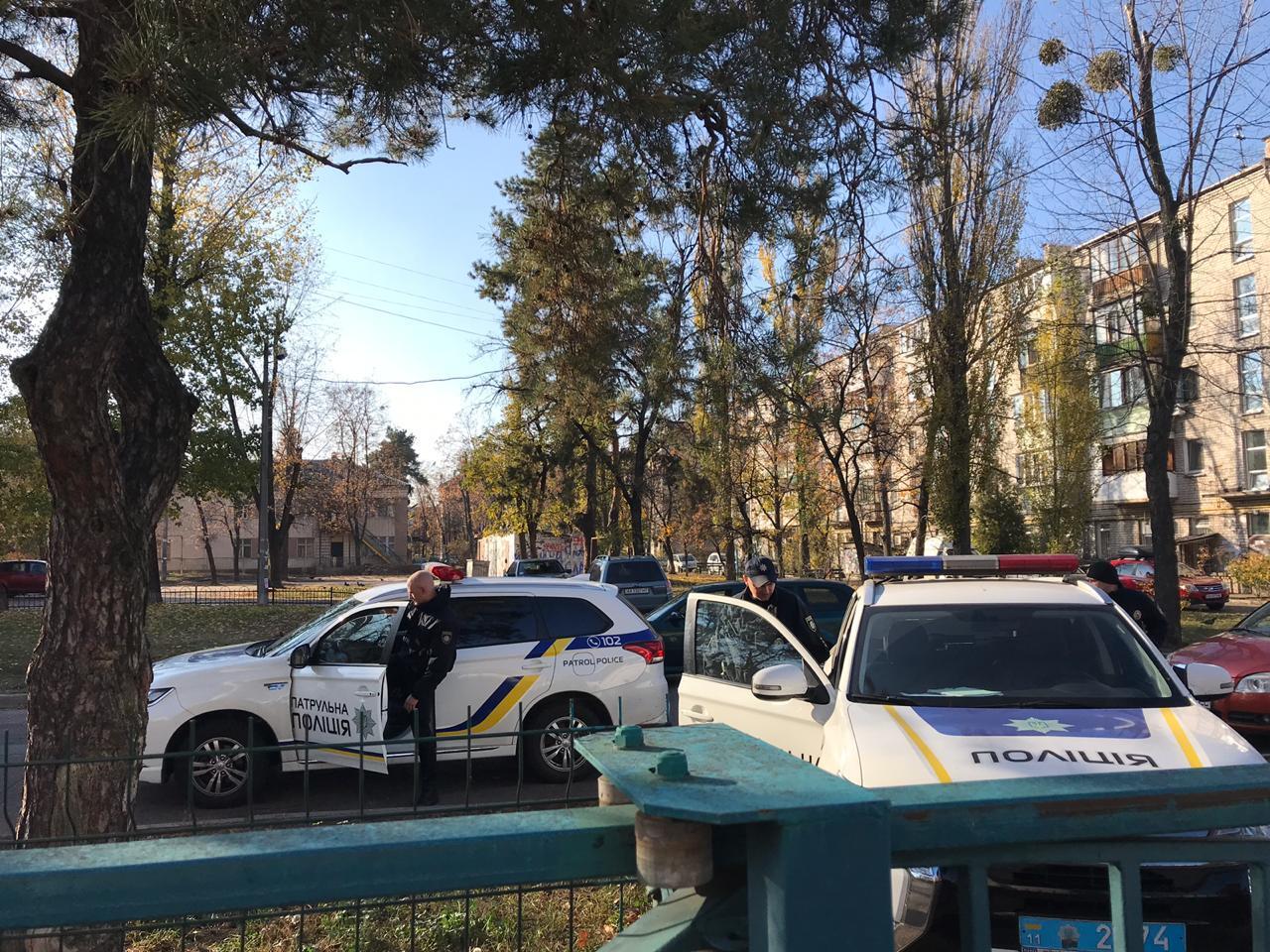 ''Одну звільнили за хабарі, а іншу – за компанію'' – ''СтопКор'' проводить опитування щодо корупції в ''Укрпрофоздоровниці''