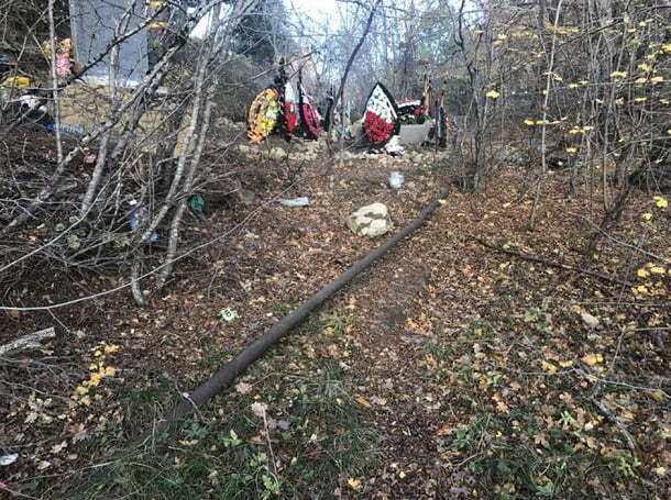 Мертвих ховають в річці: в Криму розгорівся гучний скандал через брак місць на цвинтарі – фото