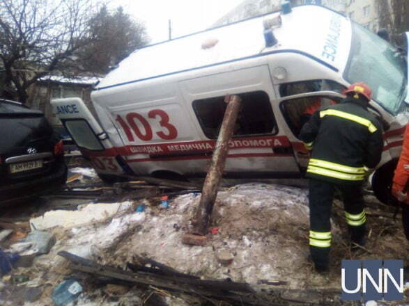У Житомирі легковик зіштовхнувся зі ''швидкою'', восьмеро постраждалих