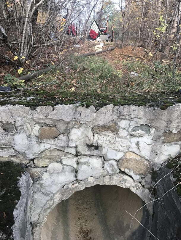 Мертвих ховають в річці: в Криму розгорівся гучний скандал через брак місць на цвинтарі – фото