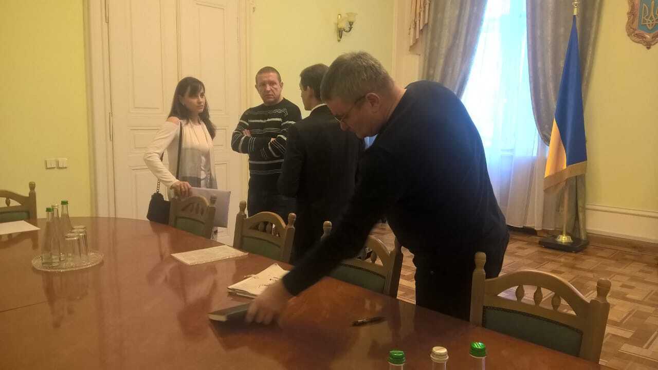 Яка ще небезпека? – Голова ЛОДА попався на незнанні законів, виступаючи за будівництво норкової ферми в області
