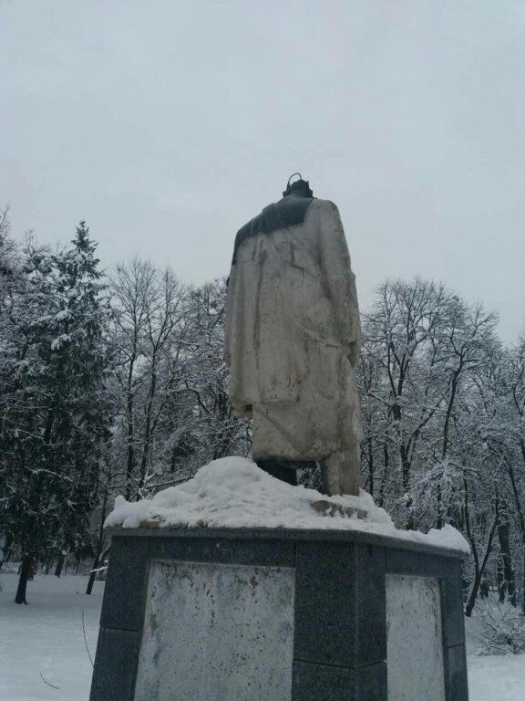 У Стрию пам'ятнику Шевченку відтяли голову