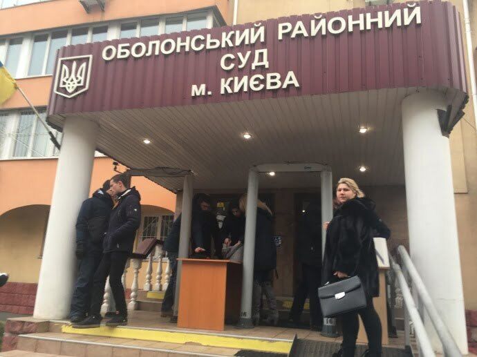 Суд над Януковичем: на допит Порошенка зустрічає Нацгвардія в повній екіпіровці