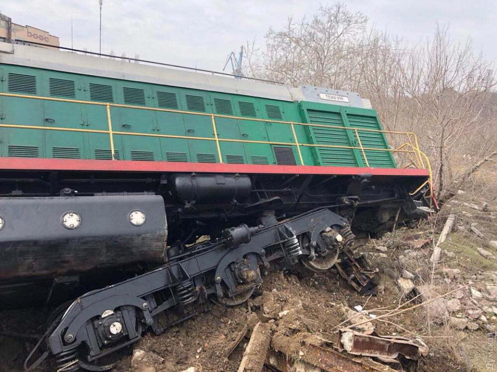На Одещині перекинувся потяг: з'явились фото з місця аварії