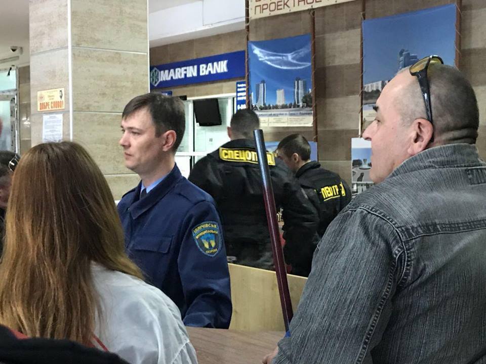 ''СтопКор'' провів акцію протесту під стінами мерії Чорноморська через земельні афери у місті