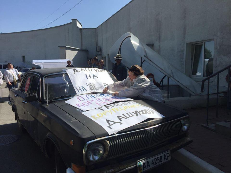 Керівництво столичного крематорію намагалось залякати учасників акції ''СтопКору'' поліцією