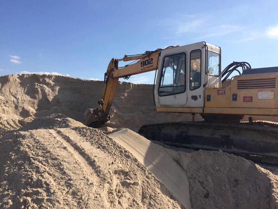 За даними ''СтопКору'', на озері Тягле браконьєри могли продовжити нелегальний видобуток піску