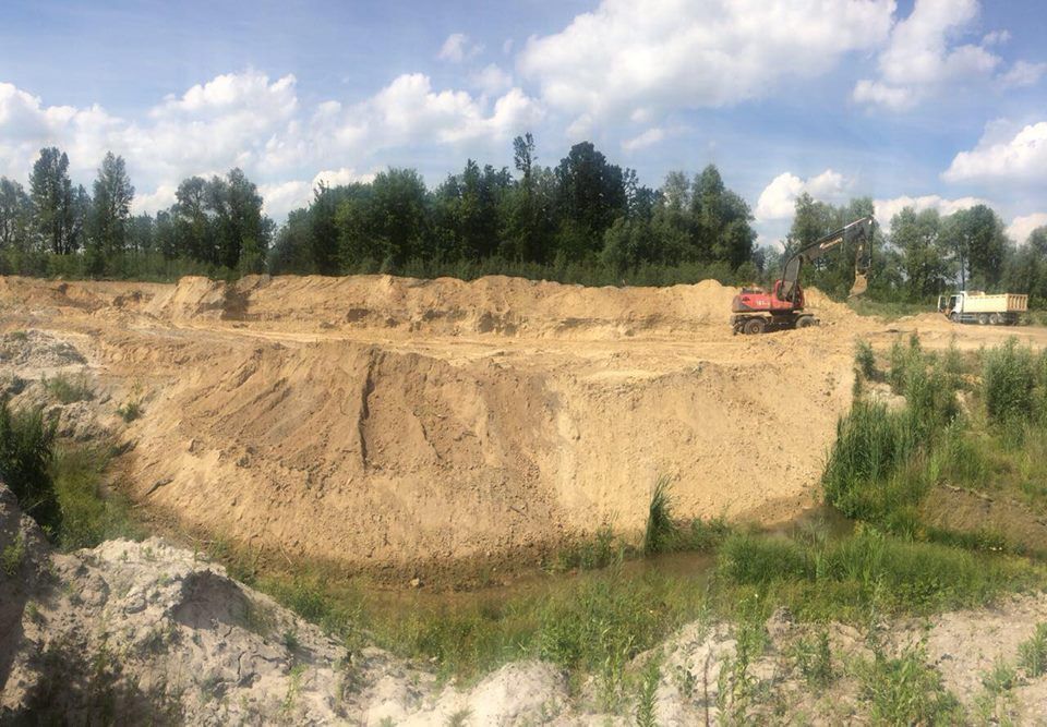 ''СтопКор'' викрив точку незаконного видобутку піску у Гостомелі на Київщині
