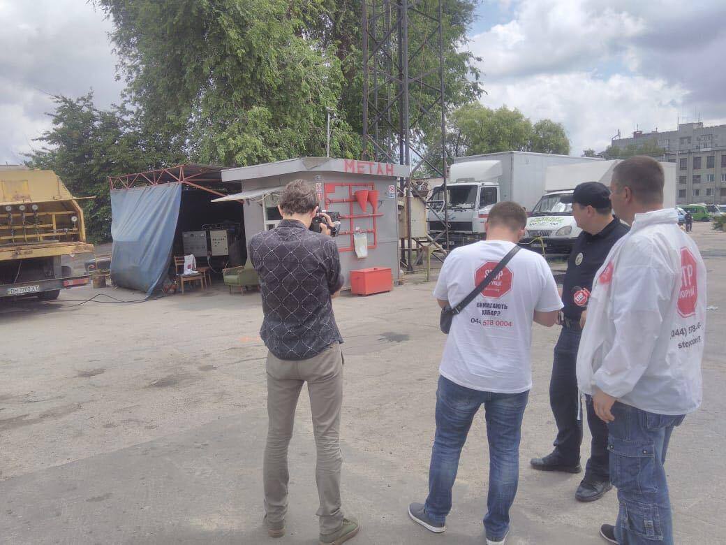 ''СтопКор'' перевірив, як у Кременчуці ''борються'' з нелегальними газовими заправками