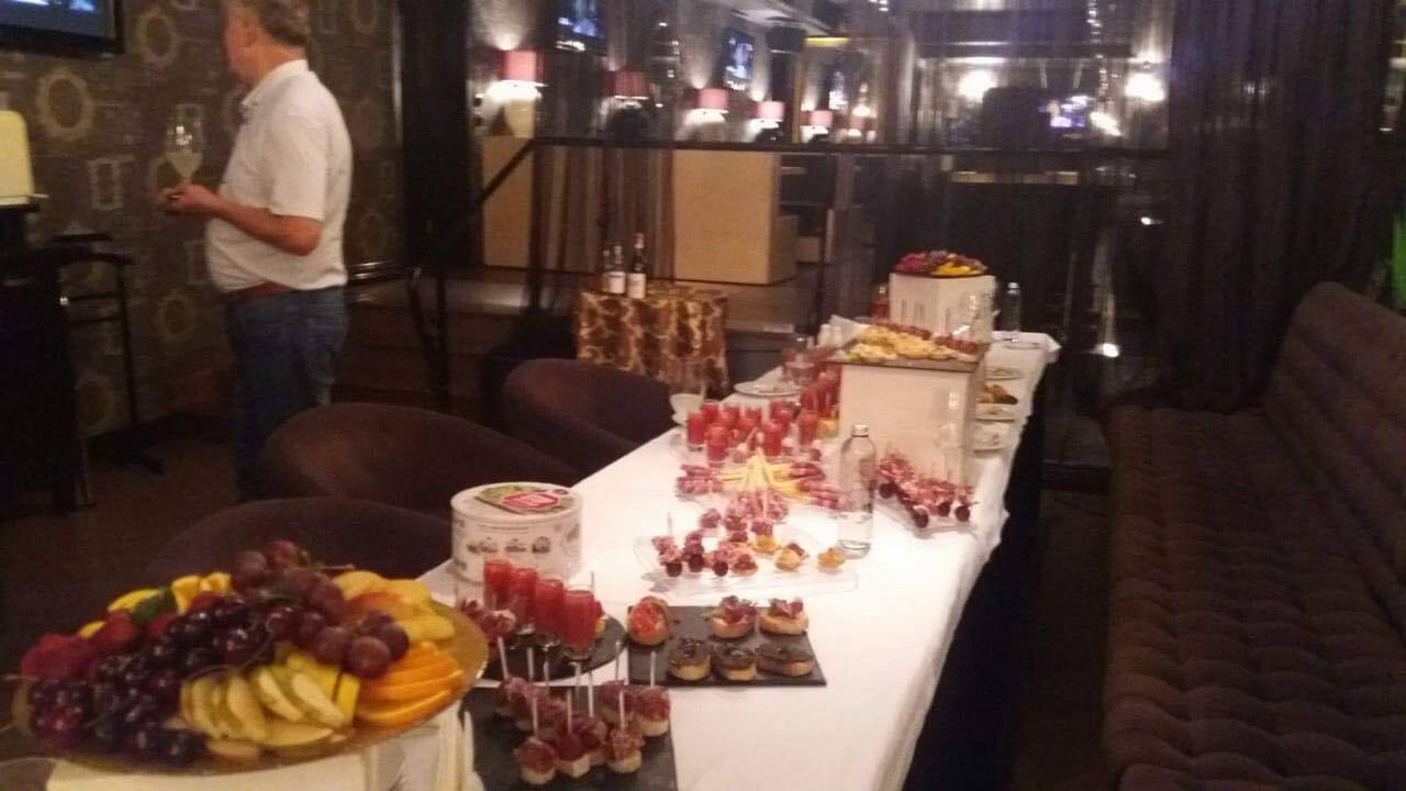 «Гулять так гулять» : «СтопКор» упіймав скандального начальника митного посту «Столичний» в елітному столичному ресторані