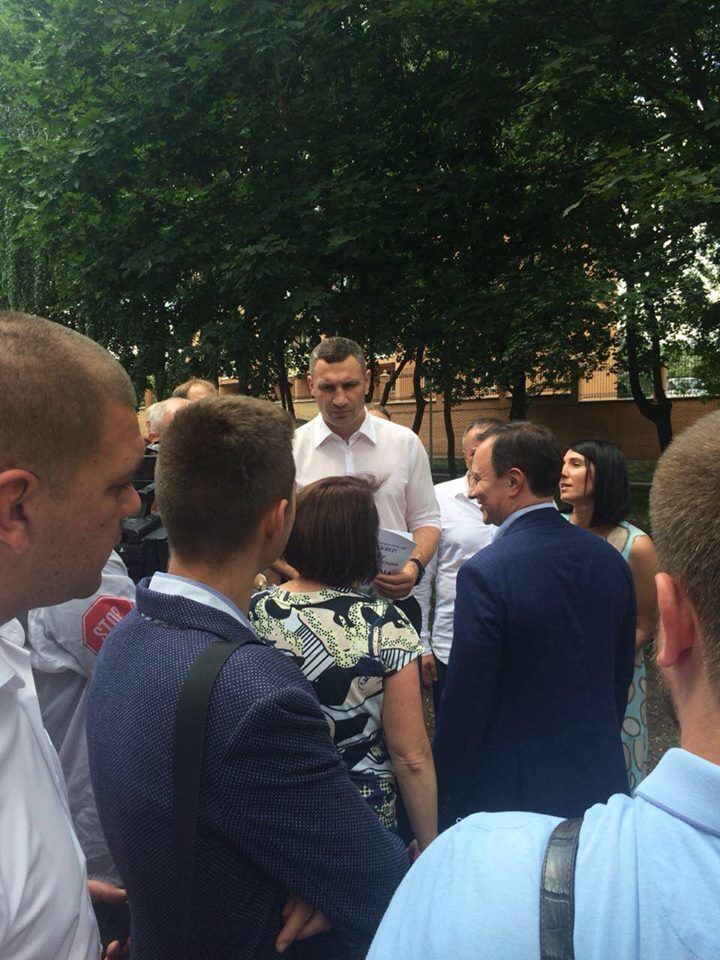 Мер Кличко пообіцяв ''СтопКору'', що питання з облаштуванням скверу імені Шаповала вирішать за три тижні
