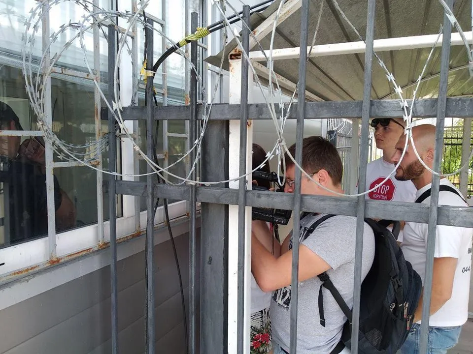 Захопники підприємства ''Каховка Протеїн Агро'' нацькували на ''СтопКор'' поліцію