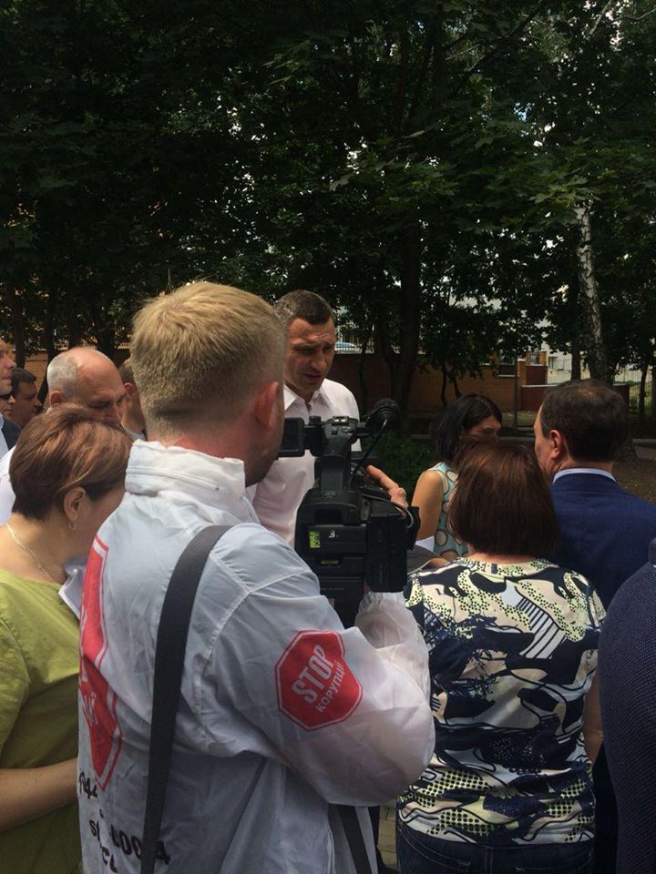 Мер Кличко пообіцяв ''СтопКору'', що питання з облаштуванням скверу імені Шаповала вирішать за три тижні