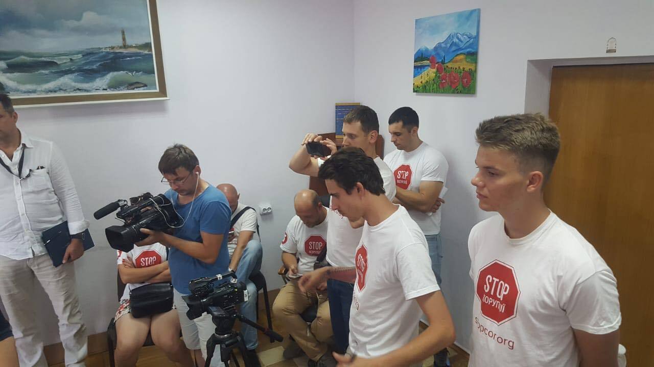 Прокурор Херсонщини пообіцяв ''СтопКору'' взяти справу про захоплення «Каховка Протеїн Агро» під контроль
