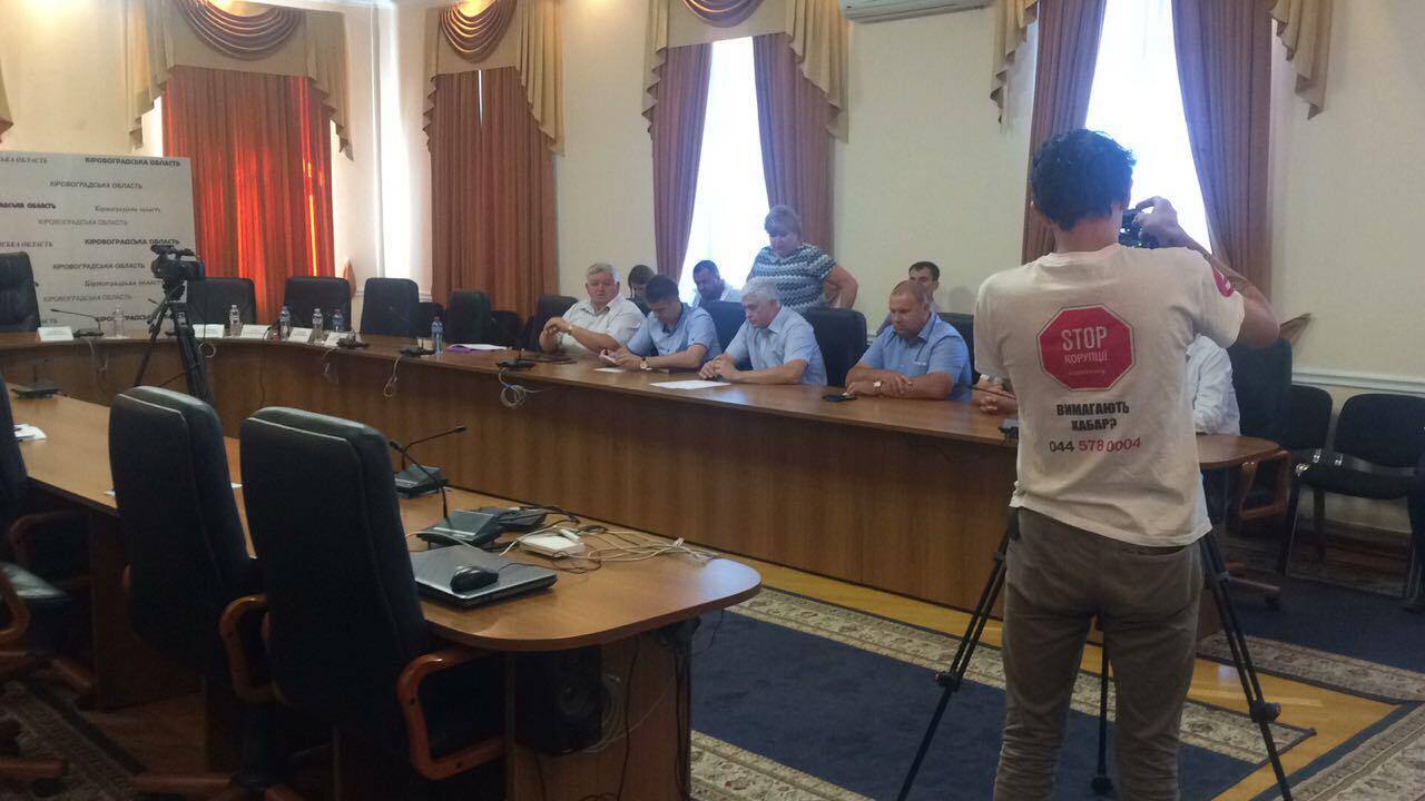 У Мін'юсті ''СтопКор'' запевнили, що держреєстратора, причетну до рейдерства агрокооперативу на Кіровоградщині, відсторонили