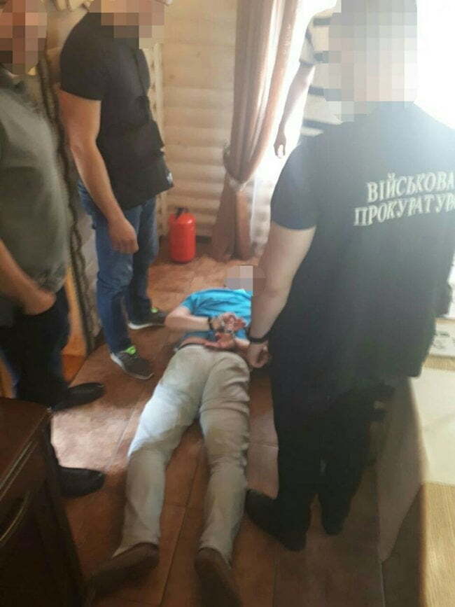 На Дніпропетровщині за хабар у 40 тис. грн. затриманий чиновник ДСНС