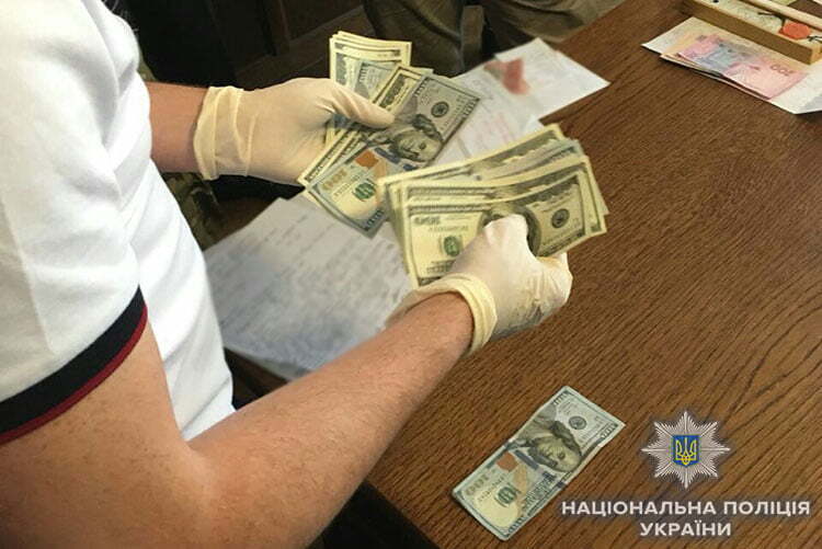 Очільник РДА у Львівській області попався на хабарі