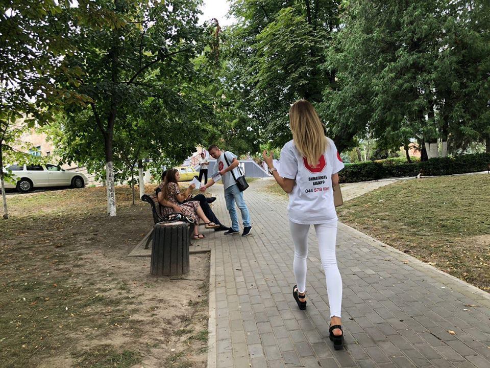 ''СтопКор'' проводить громадську приймальню під судом, де слухатимуть справу псевдоактивіста-вимагача Бурди