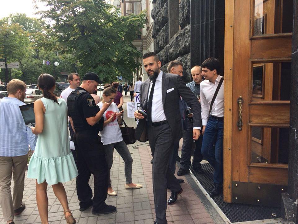''СтопКор'' звернувся до голови комісії з проведення конкурсу на заняття посад в ДБР через кандидата Криволапова