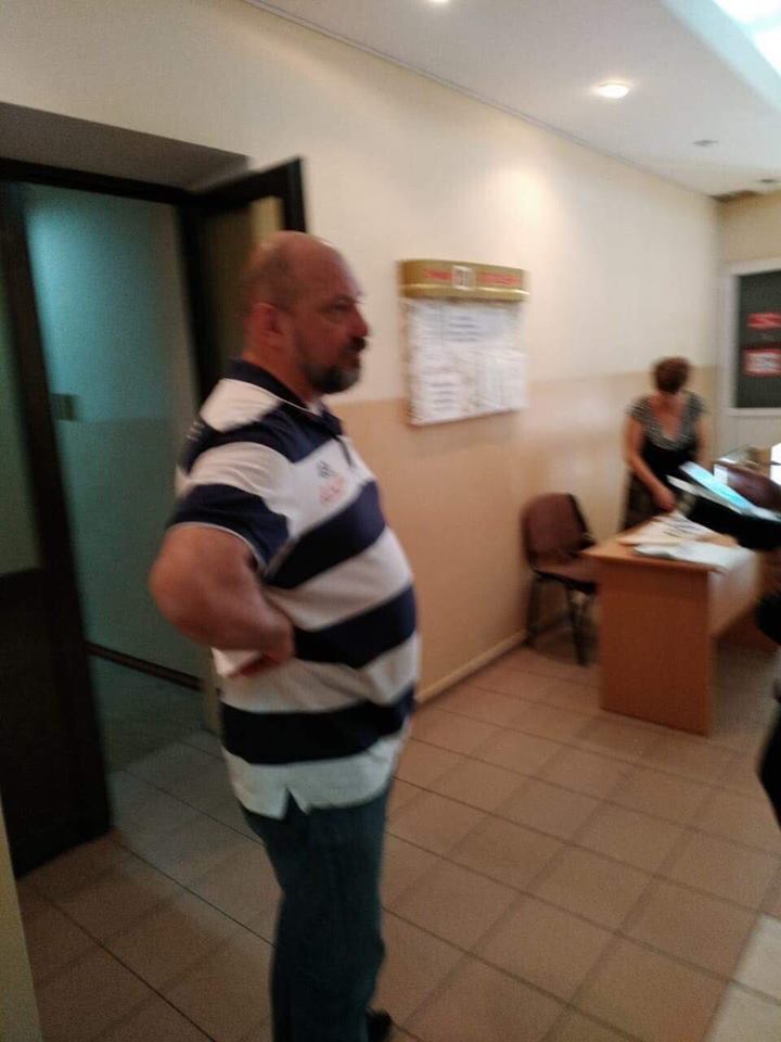 В медуніверситеті Одеси тітушки штурмують приймальню вишу (фото)