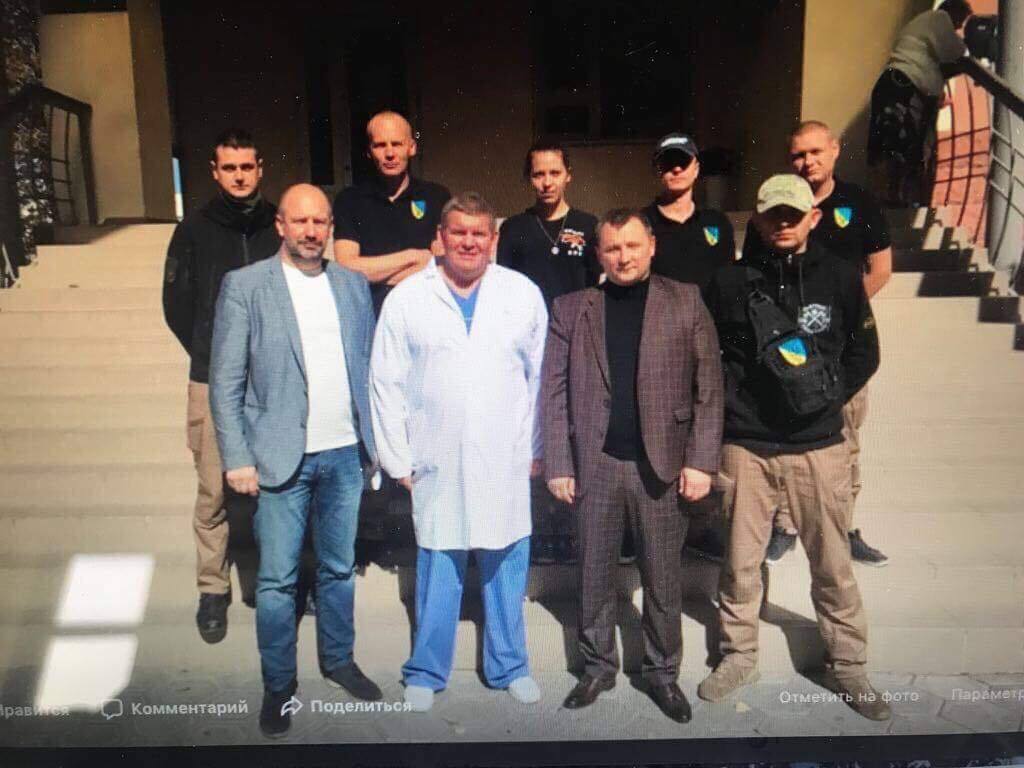 В медуніверситеті Одеси тітушки штурмують приймальню вишу