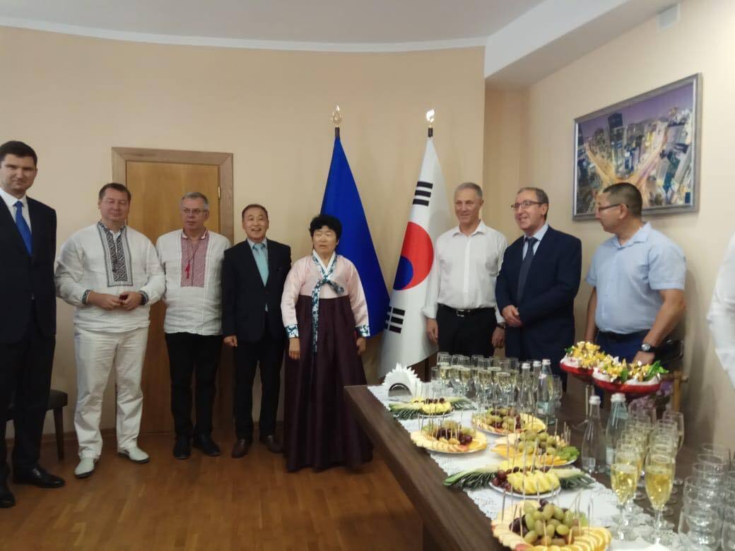 У захопленій рейдерами будівлі ''ХерсонБуду'' відкриють Консульство республіки Корея