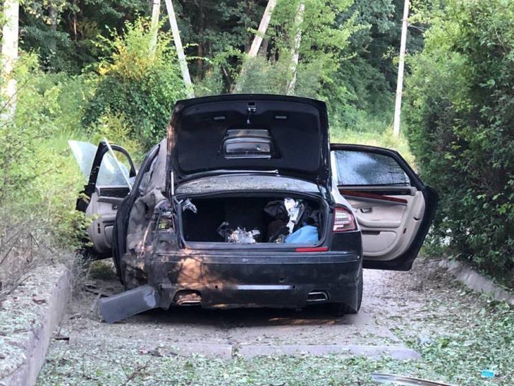 У Харкові підірвали авто: є постраждалі