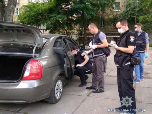 У Києві вбили поліцейського та пограбували його авто