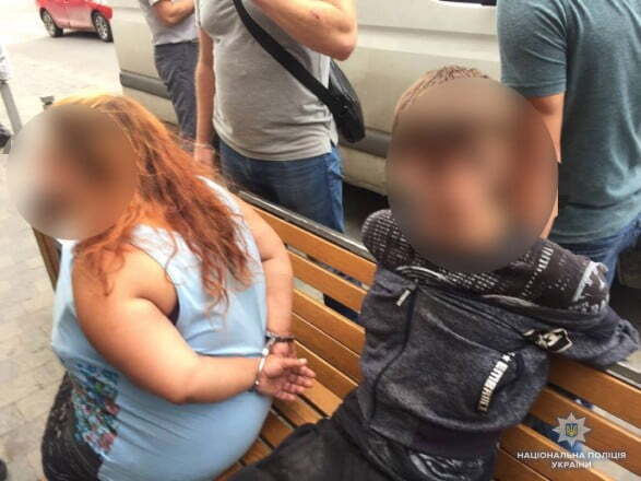 В Івано-Франківську горе-батько намагався продати немовля