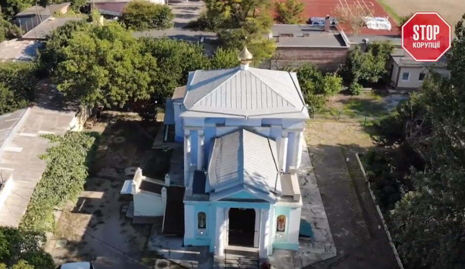 Хмарочос замість храму: депутат Одеської міськради віджимає землю у парафіян