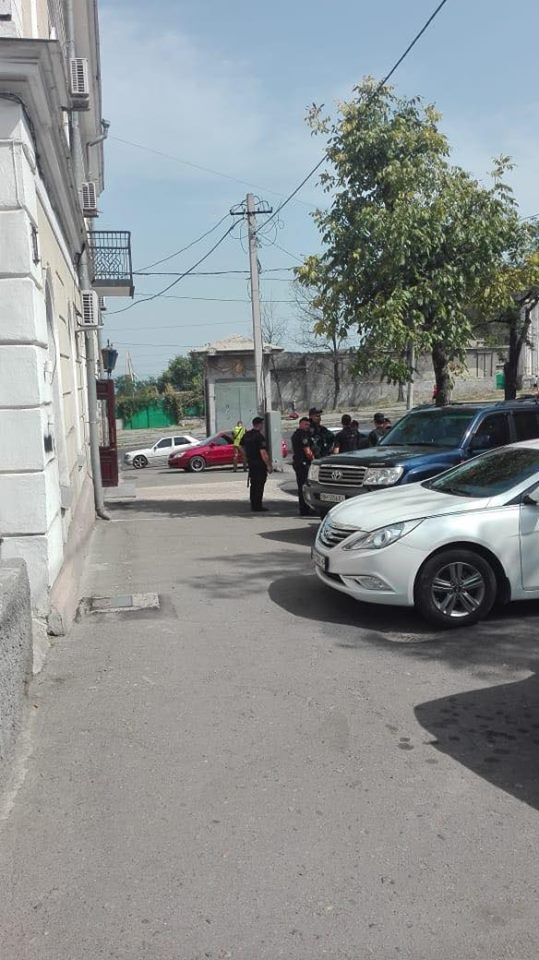 У полоні рейдерів! В Одеський медуніверситет не пускають працівників