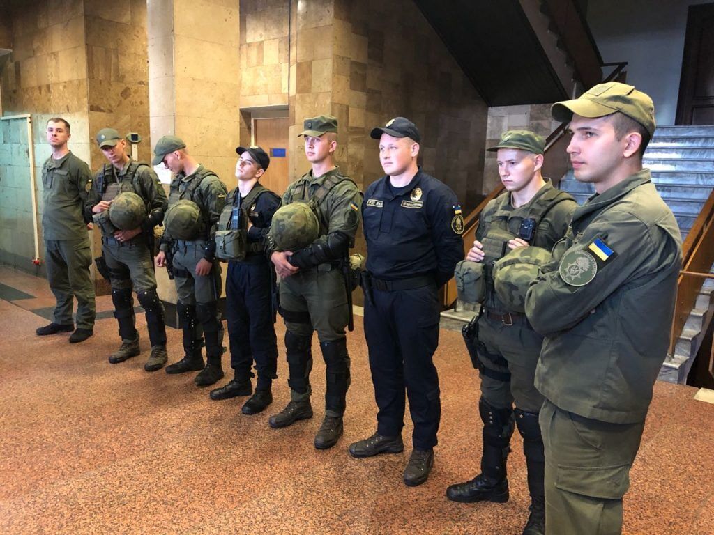 Під НАЗК стягнули Нацгвардію - активісти кликали Мангула