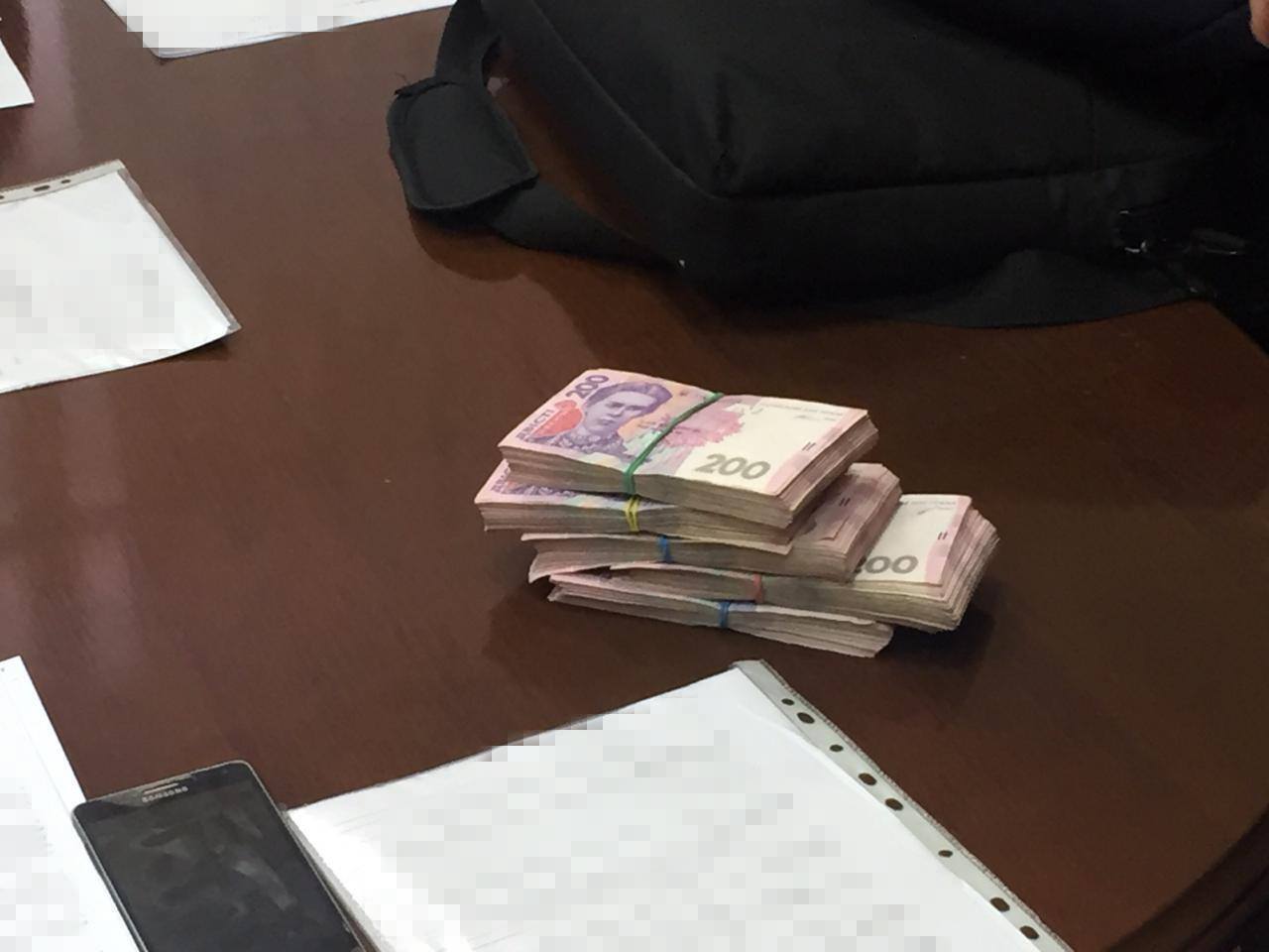 «Хочеш співпрацювати – плати!» : правоохоронці Полтавщини викрили чергового «судового махінатора»