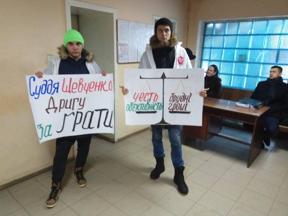 Боргів на 10 мільйонів і жодного покарання: у Кропивницькому закликають суд притягнути до відповідальності місцевого депутата