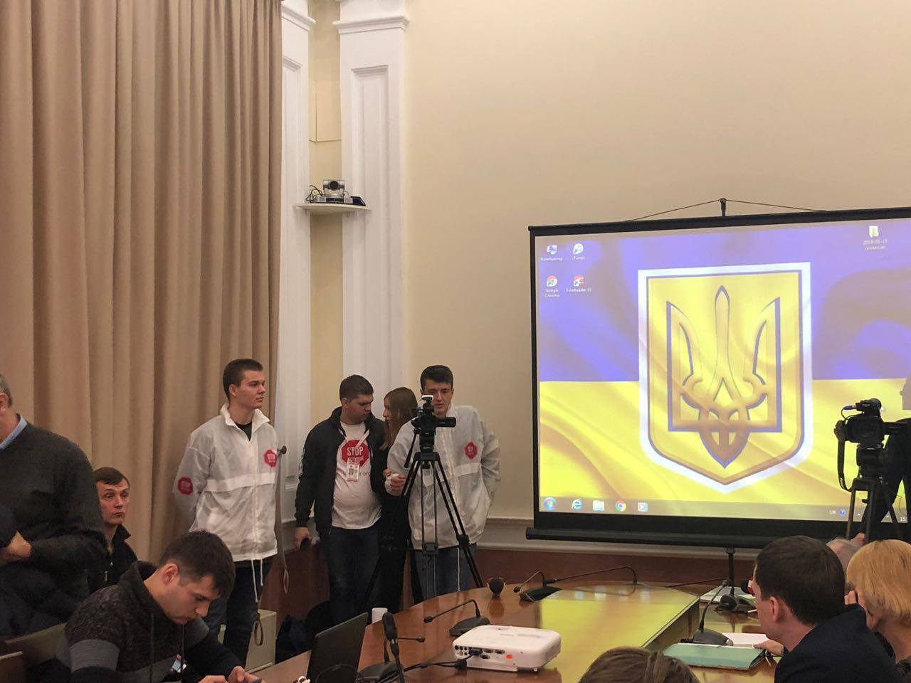 Паркувальні війни столиці – перерозподіл паркмайданчиків на Троєщині відкладено