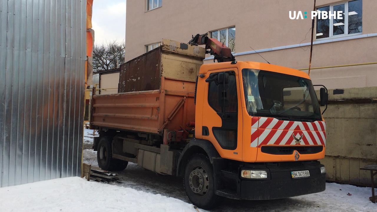 Чергове протистояння на ринку ''Моріон'' – рівненські підприємці обурені демонтажем кіосків
