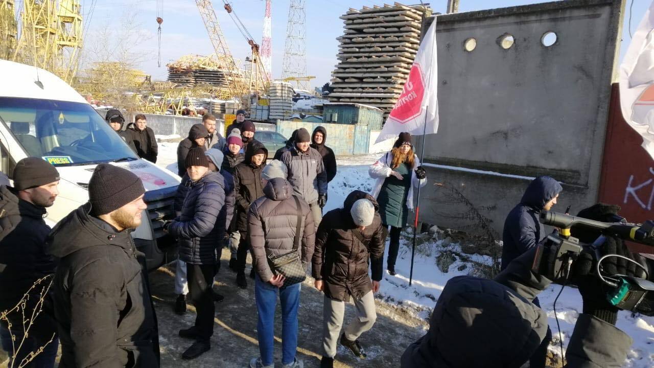 З речами на вихід: браконьєрів з Видубичів просять звільнити ділянку
