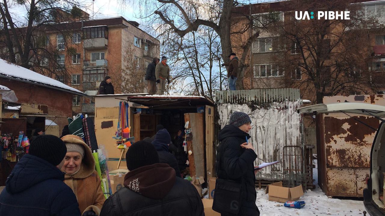 Чергове протистояння на ринку ''Моріон'' – рівненські підприємці обурені демонтажем кіосків