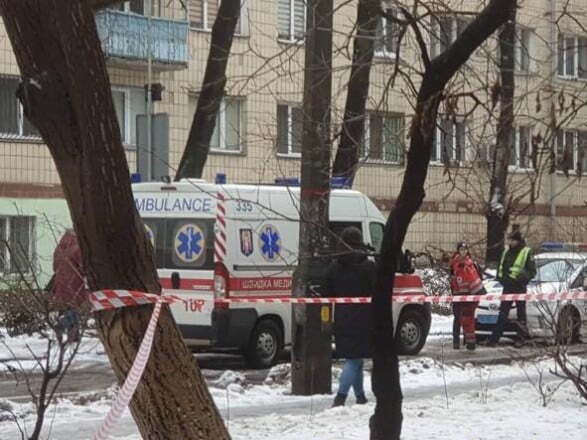 У Києві чоловік з психічними розладами викинувся з дев'ятого поверху