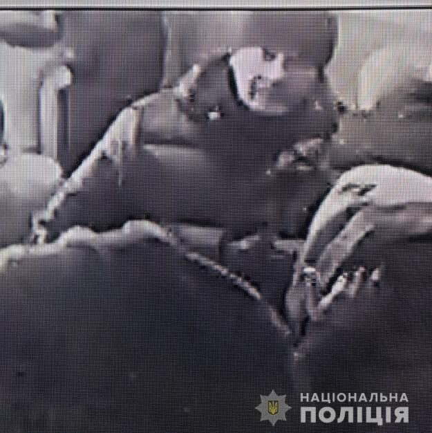 Фото чоловіка, який продав телефон вбитої неповнолітньої