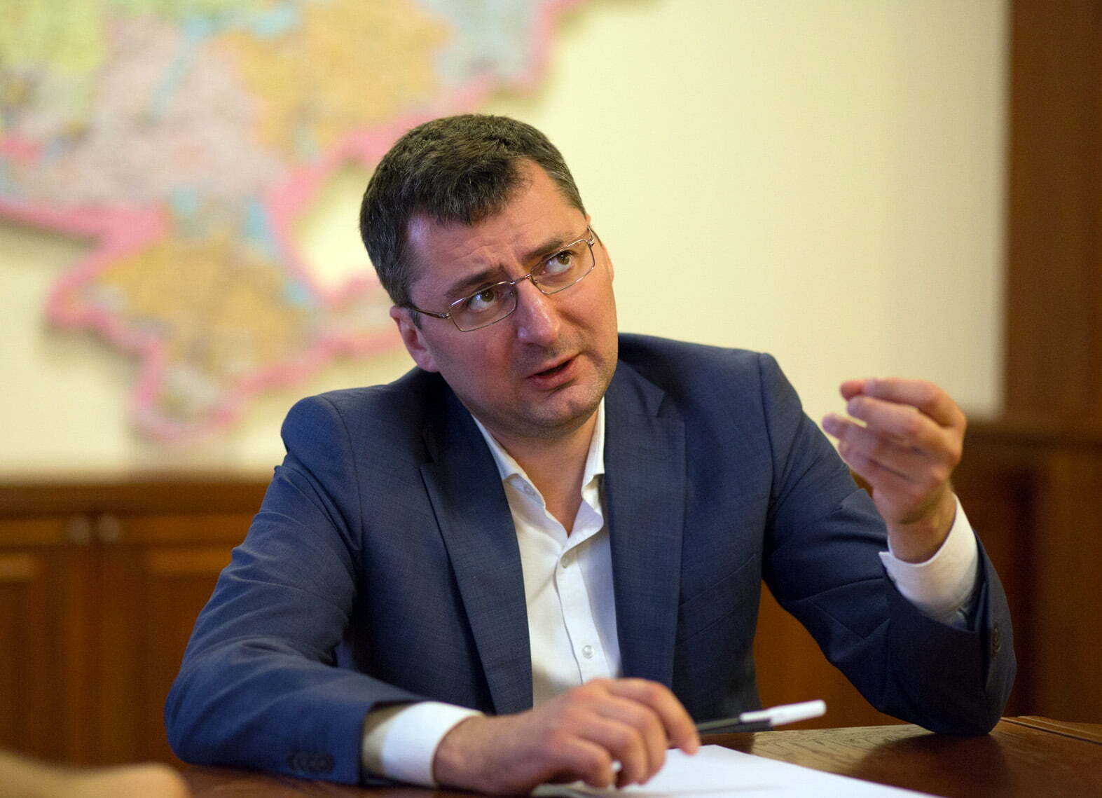 Стіна пам’яті Цоя та Клуб анонімних алкоголіків: де і як працює Українська Арбітражна Асоціація Лікарчука?