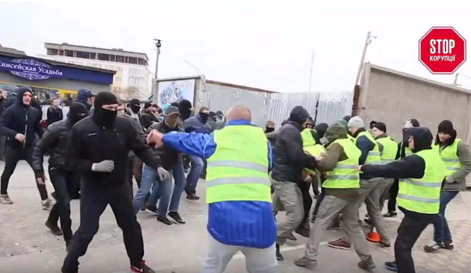 Зелені чоловічки Сбербанку: банк з країни-агресора атакує український бізнес