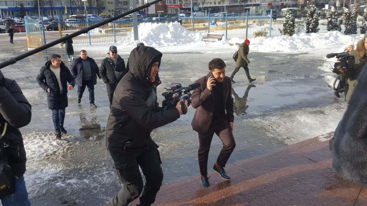 Слуга народу зробив собі подарунок на день народження: Зеленський офіційно подався в президенти