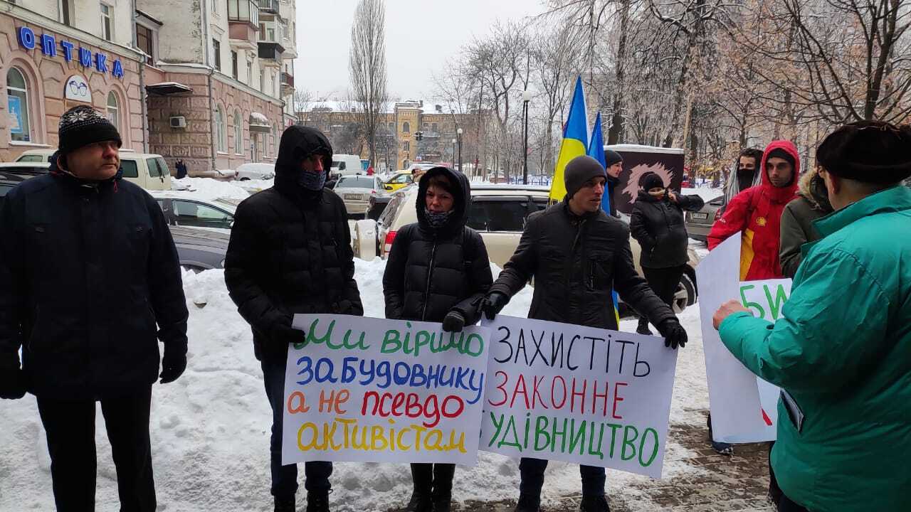 Низку столичних депутатів підозрюють у рейдерстві та корупції – інвестори «Патріотики на озерах» звернулись до НАБУ
