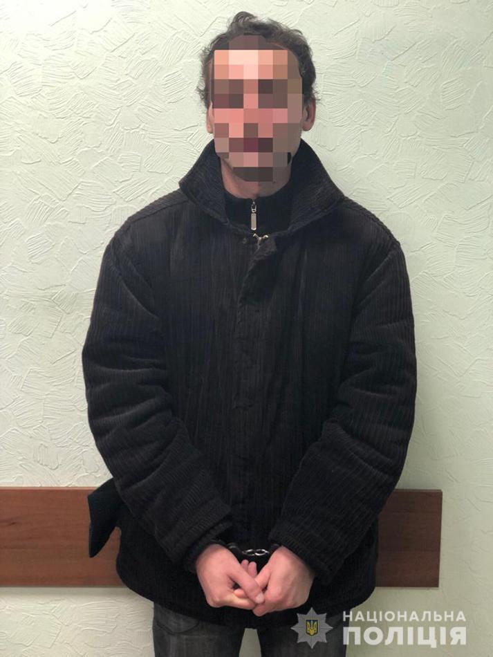 У Запоріжжі педофіл погрожував ножем та домагався 14-річного хлопчика