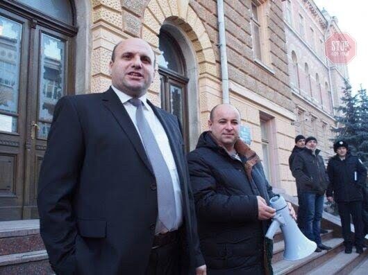 Хабарницька схема Мунтяна: як чернівецькі підприємці змушені платити подвійну оренду