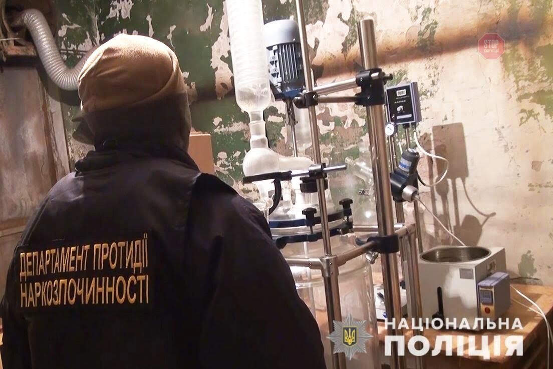 Переховувався за кордоном: у Польщі затримали співорганізатора одного з найбільших наркоугруповань Кривого Рогу (фото)