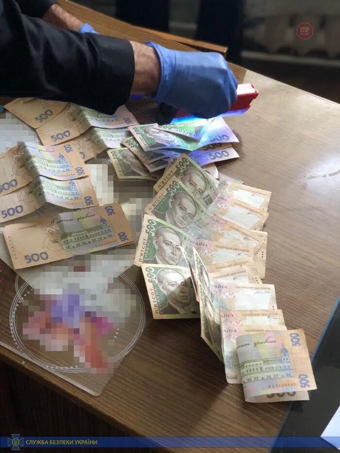 Вимагав гроші з непридатного до служби призовника: на Житомирщині затримали лікаря (фото)