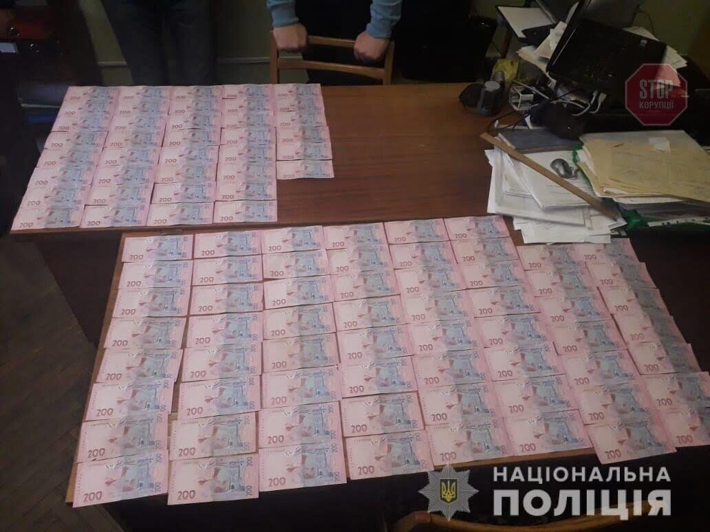 За надання згоди на оренду приміщення вимагав хабар: у Києві затримали працівника держпідприємства (фото)
